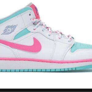 Girls sneakers, excellent condition. My daughter only wore them once.